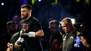 «Не знаю, чому він думає, що все буде просто»: Фостер викликав Ломаченка на бій