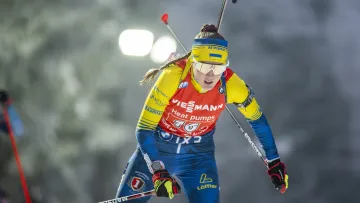 «Щучкою полетіла»: біатлоністка Меркушина прокоментувала своє падіння у змішаній естафеті на Олімпіаді