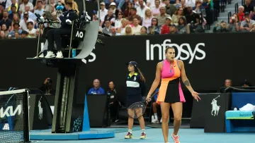 «Ви видаєте ненормальні звуки»: рефері оштрафувала Сабалєнку під час матчу зі Світоліною