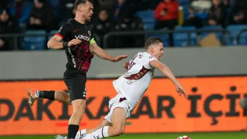 Сікан може змінити клуб: Трабзонспор узгодив оренду з Касимпашею – клуби очікують рішення українця