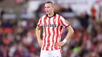 Британські фани заспівали про захисника збірної України: «‎У повітрі було 7 російських бомбардувальників»