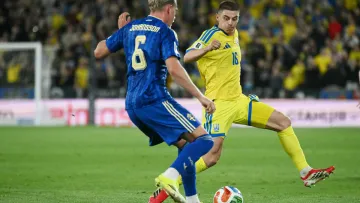 Фанати назвали «Лева матчу» України у провальній грі проти Швеції: головним героєм команди визнали Миколенка