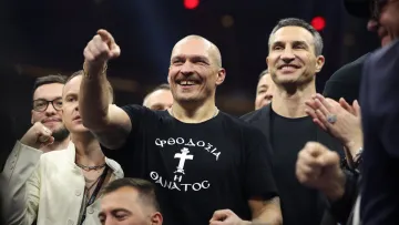 «Звільняє пояси як непереможений»: Кличко відреагував на рішення Усика відмовитися від чемпіонських поясів