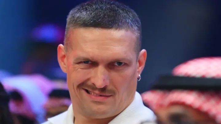 Усик розкрив свої політичні амбіції: український боксер зізнався, чи балотуватиметься на посаду президента