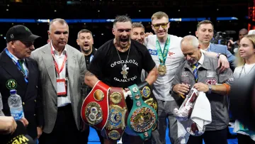 До якого віку буде боксувати Усик? Культовий український тренер дав відповідь