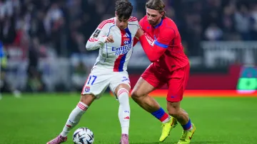 Колишній суддя ФІФА поставив крапку в епізоді з пенальті Забарного у матчі Ліон – ПСЖ: українця визнали винним