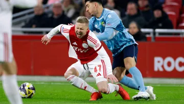 Зінченко дебютував у стартовому складі Аякса: українець залишив поле вже на шостій хвилині