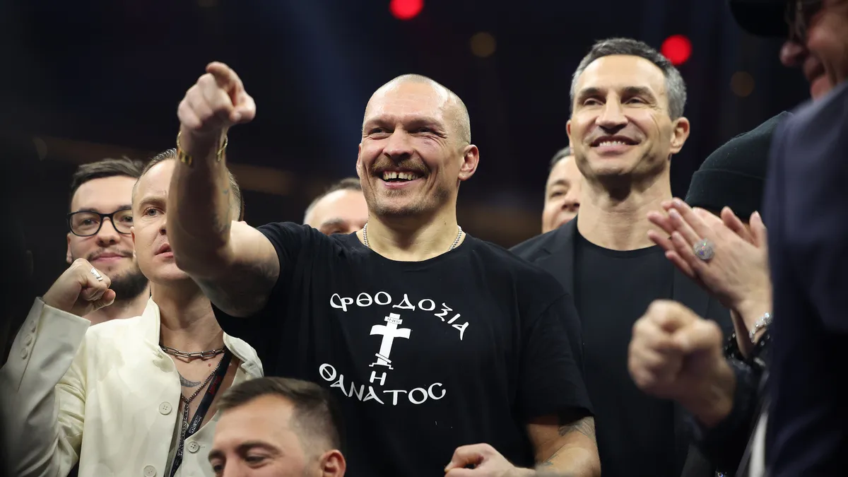 «Звільняє пояси як непереможений»: Кличко відреагував на рішення Усика відмовитися від чемпіонських поясів