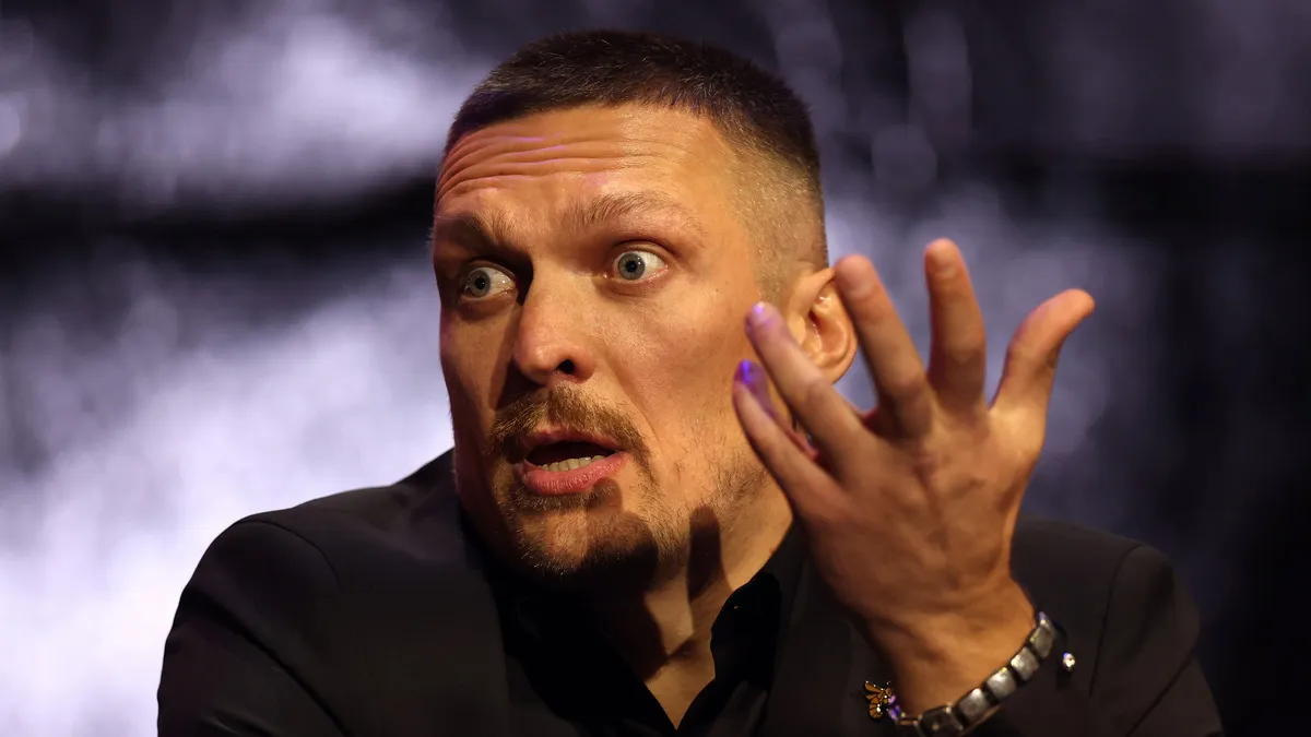 Усик назвав найкращого боксера світу: український чемпіон назвав своє місце у рейтингу – він навіть не у топ-10