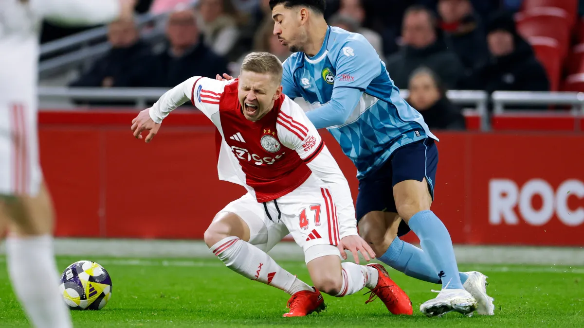 Зінченко дебютував у стартовому складі Аякса: українець залишив поле вже на шостій хвилині