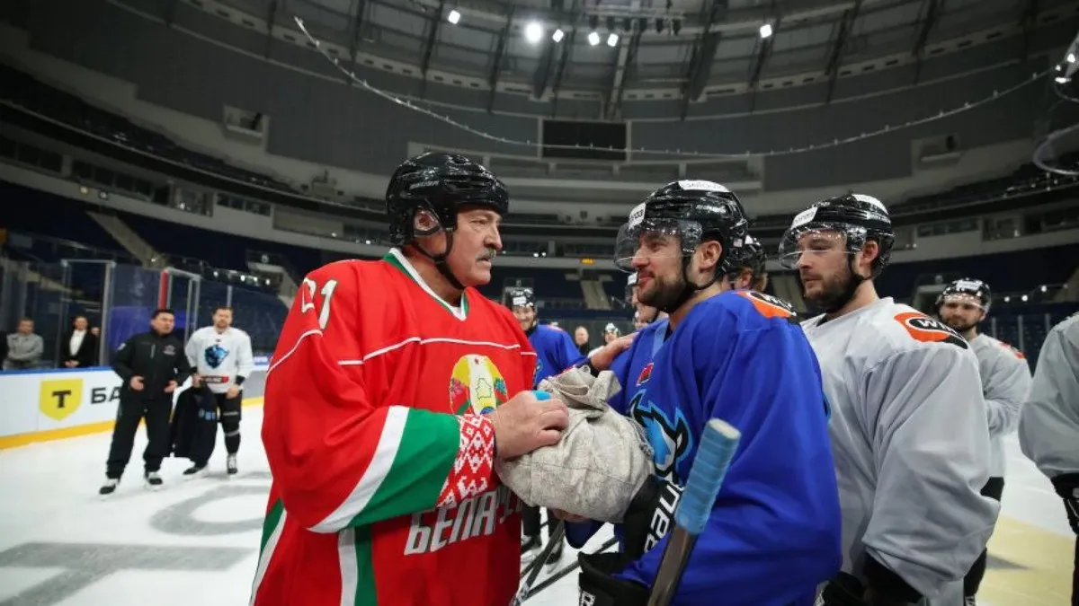 «Ось наркотик – найкращий‎»: диктатор Лукашенко вийшов до білоруських хокеїстів з заявою