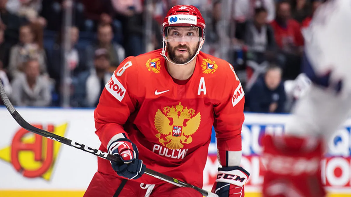 Залишився без зуба: зірковий хокеїст і прихильник Путіна Овечкін «отримав на горіхи» в черговому матчі НХЛ