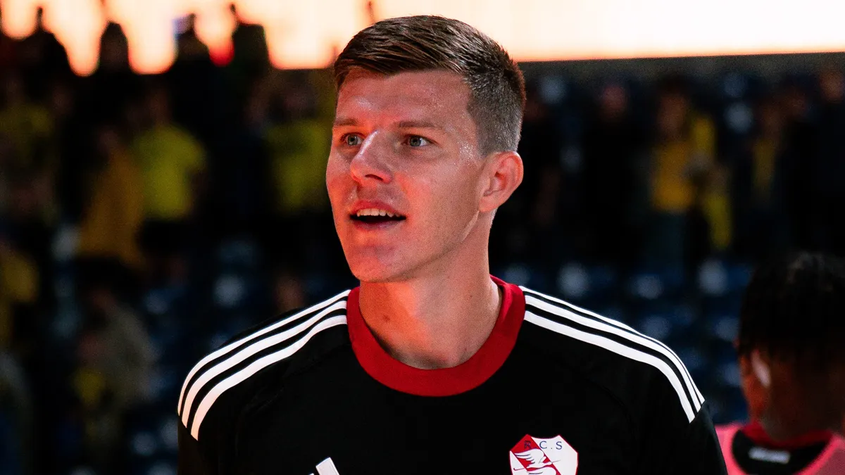 Соболь офіційно розірвав контракт зі Страсбургом: де український захисник може продовжити свою кар'єру