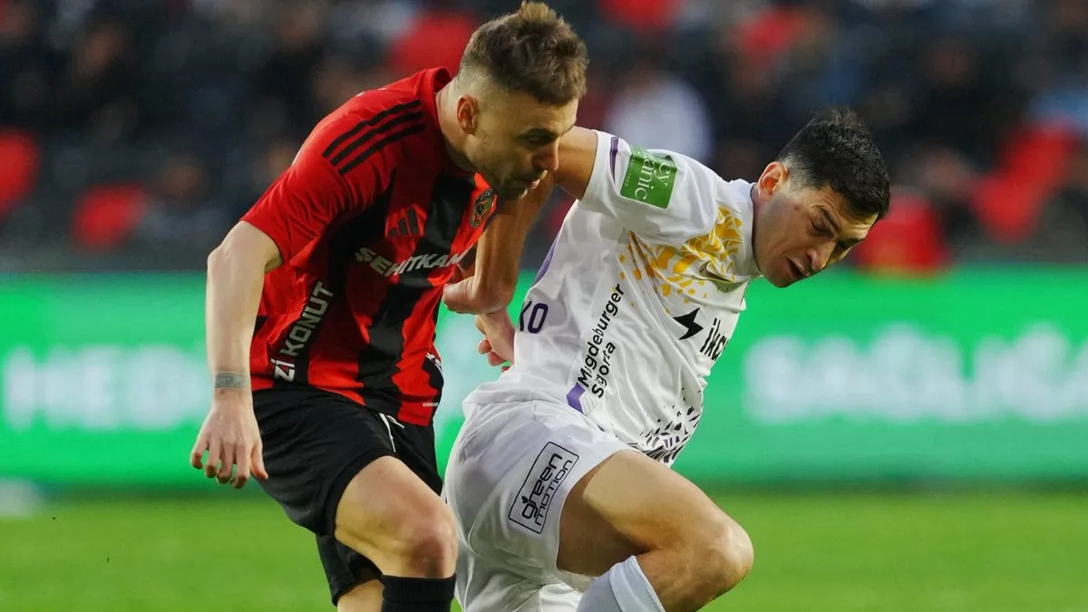 Степаненко не дограв матч чемпіонату Туреччини до кінця: найцікавіше сталося після заміни українського хавбека