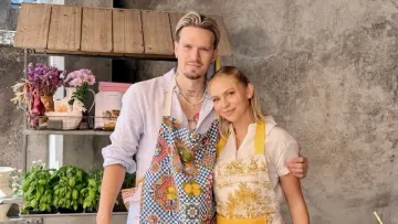 «Найщасливіший чоловік у світі»: нові фото дівчини Мудрика змусили підписників заздрити українському вінгеру