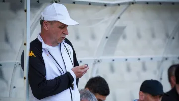 Вернидуб відмовив керівництву Нефтчі: у якому питанні пішов на принцип тренер з України