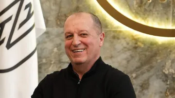 «‎Довго писав листівки»: Вернидуб зізнався, чи вірив у Діда Мороза та привітав українців з Новим роком