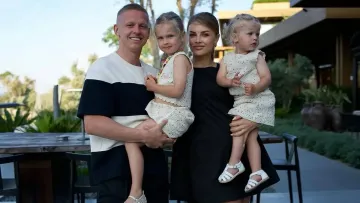Поки Зінченко сидить без роботи: Влада Седан показала яскраві кадри літнього відпочинку