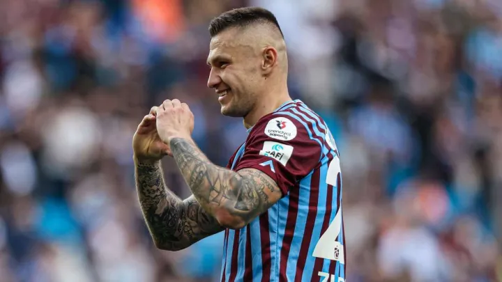 Гол Зубкова, червона картка і шість голів: Трабзонспор і Бешикташ видали феєричний матч з камбеком