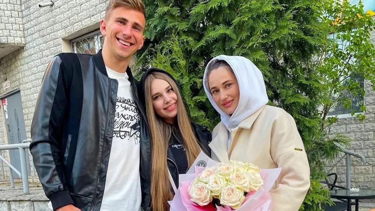 Теща Забарного підкорила Париж: 40-річна колишня дружина Джеджули показала яскраві фото