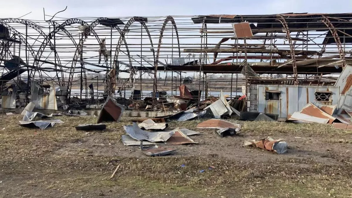 Росіяни знищили базу «Чорноморець» в Одесі: жахливі кадри руйнувань після обстрілу