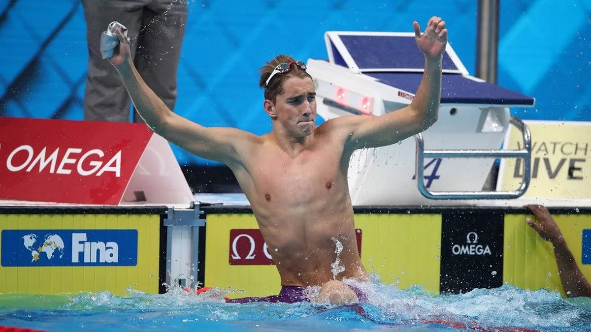 Бухов здобув сенсаційне «золото» на ЧС з плавання: українець на долю секунди обійшов чинного чемпіона