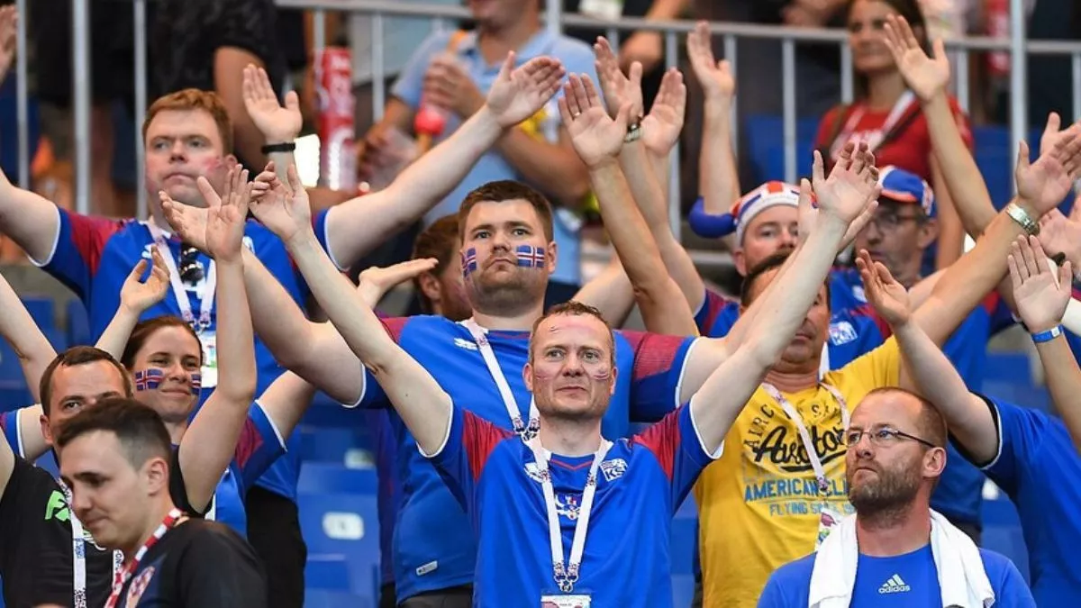 «Обидві команди заслуговували поїхати на Євро»: ісландські вболівальники відреагували на поразку від України