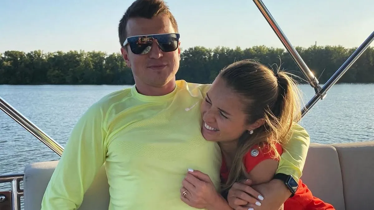 Дружина Ротаня зустрілася з відомим росіянином: обраниця тренера Полісся показала фото