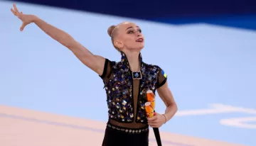 Онофрійчук виграла бронзову медаль на етапі Кубку світу: 15-річна гімнастка виступила у вправах з м’ячем