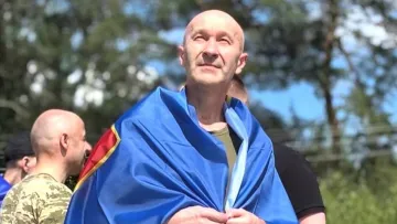 Україна провела масштабний обмін полоненими 160 на 160: додому повернувся батько відомого хокеїста