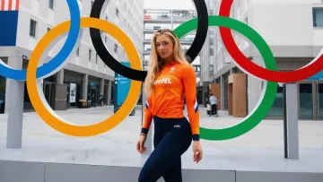 Чемпіонство Олімпіади і майже 6 млн підписників: що відомо про ковзанярку Лердам, яка є коханою Джейка Пола