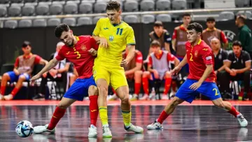 Поразка від чинних чемпіонів: юнацька збірна України поступилася іспанцям у 1/2 фіналу футзального Євро