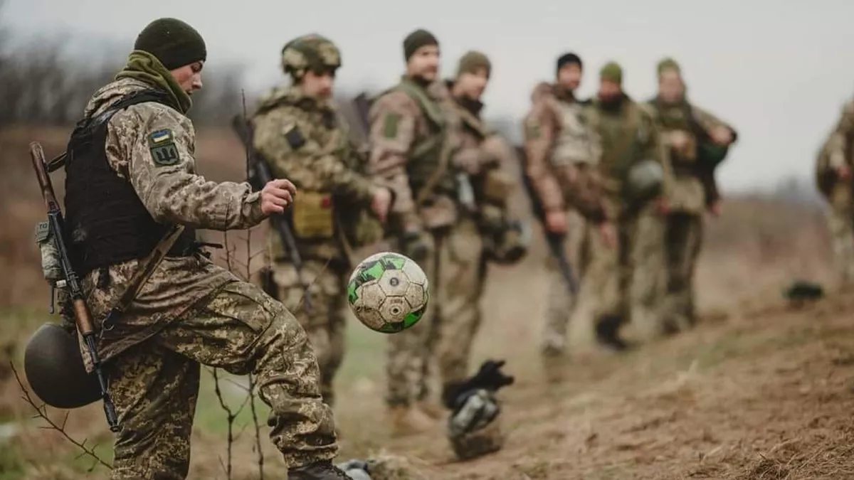 «Футбольна та військова тактики мають спільні принципи»: Генштаб ЗСУ показав, як наші захисники грають у футбол