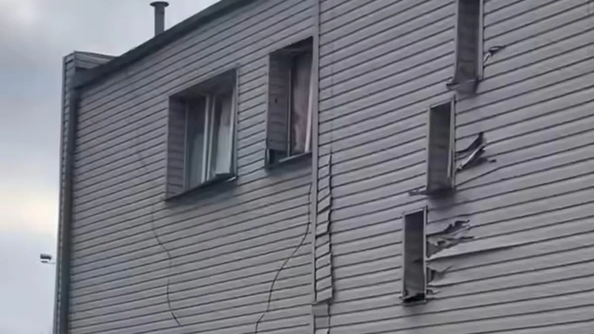 Стадіон у Дніпрі зазнав пошкоджень через обстріли Росії: у команді Селезньова показали відео наслідків