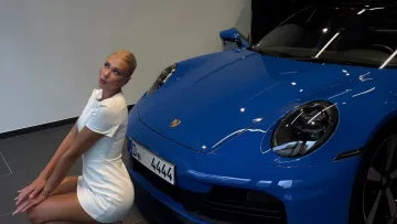 «Викликайте 911! Тут пожежа»: дружина Юхима Коноплі похизувалася новим автомобілем від захисника Боруссії М