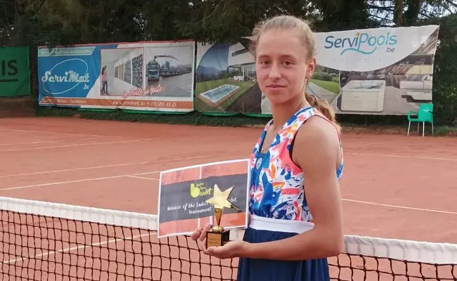 16-річна українка Подрез здобула свій перший титул у кар'єрі: Вероніка перемогла на турнірі ITF у Бельгіі