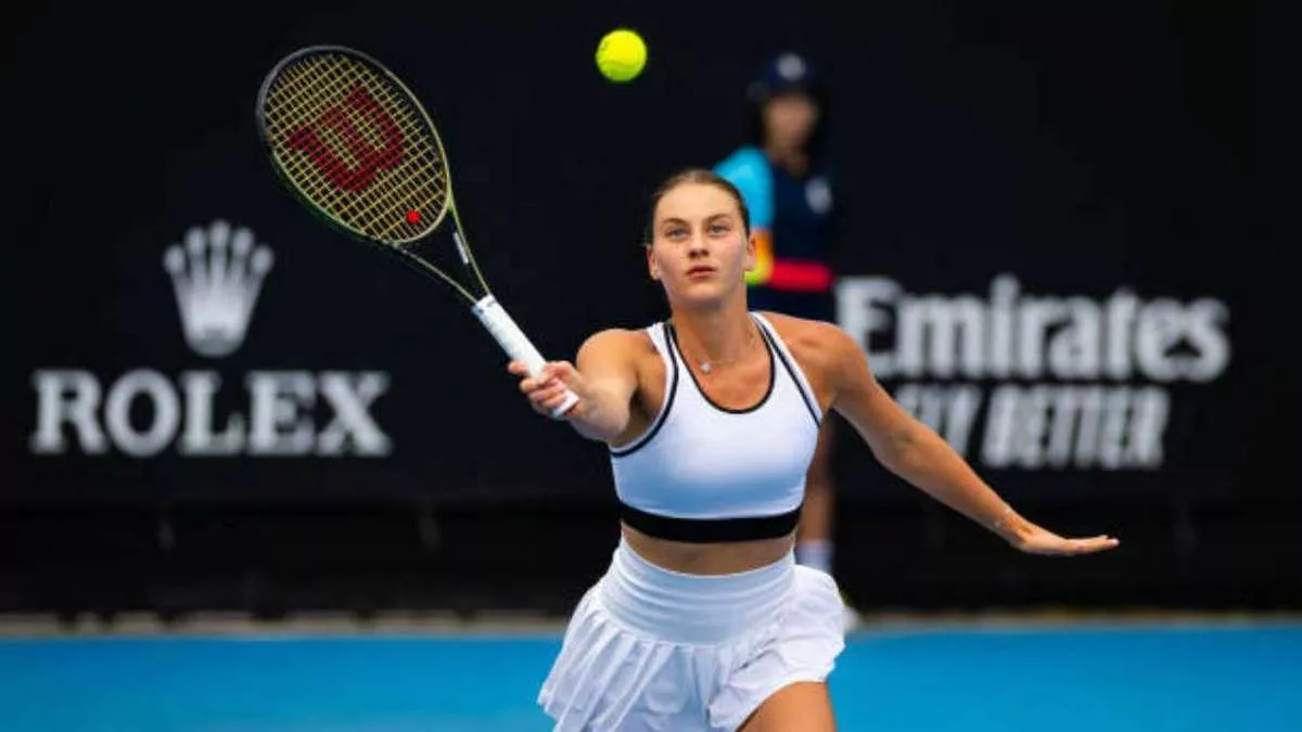 Костюк одягнула в Парижі сукню-вишиванку: реакція українських фанатів на патріотичний образ тенісистки