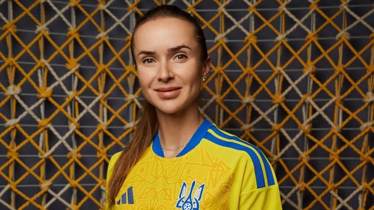 «Бажаю успіхів нашій команді й перемог»: Світоліна одягнула нову форму збірної України з футболу – фото зірки