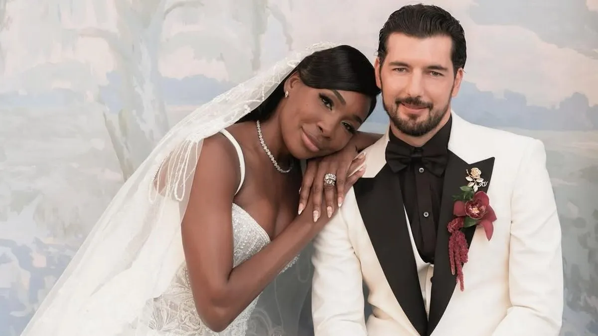 Легендарна тенісистка і відомий актор зіграли весілля: мова про колишню першу ракетку світу