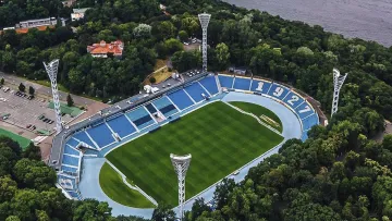Стадіон «Динамо» постраждав внаслідок ракетного обстрілу: фото арени за декілька годин до матчу з Кудрівкою