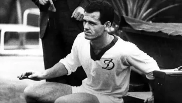 «Я відбирав м'ячі, вони мене топтали, штовхали, а я був нахабним»: Сабо пригадав, яким був футболістом