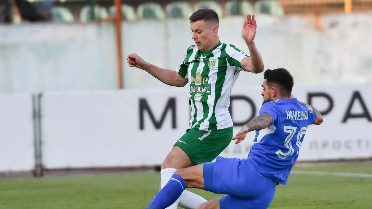 «Він не травмований»: головний тренер Карпат пояснив, чому посадив на лаву запасних захисника збірної України