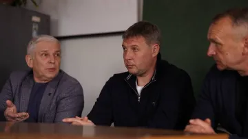 «Це політика клубу, яка йде від президента»: Тлумак відповів, чи звільнять Карпати Лупашка заради іспанця