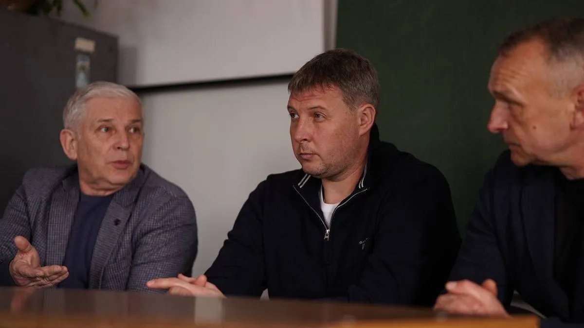 «Це політика клубу, яка йде від президента»: Тлумак відповів, чи звільнять Карпати Лупашка заради іспанця