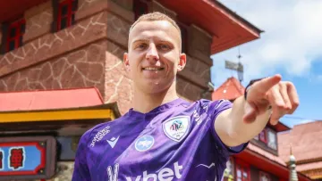 ЛНЗ продовжує гонитву за Шахтарем: команда Пономарьова перемогла Верес завдяки дебютному голу Дідика