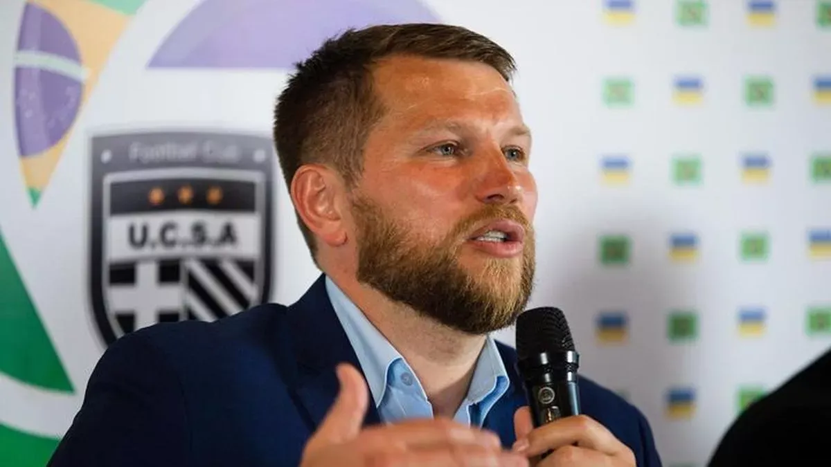 Власник відомого українського клубу показав наслідки атаки росіян біля свого будинку: «А ось і приліт‎»