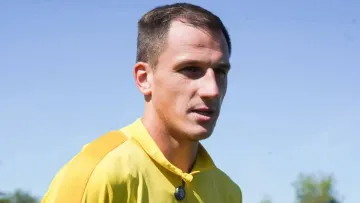 Бусько перебуває у лікарні: захисник Буковини вже не вперше втрачає свідомість під час гри у футбол