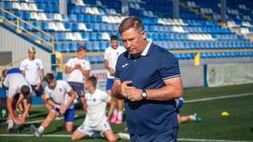 «Досвід неоднозначний»: відомий тренер вилетів з клубом Першої ліги в третій дивізіон країни і пішов з команди
