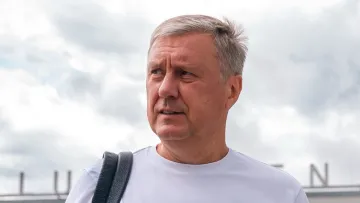 «Слово «ніколи» я можу використовувати»: Хацкевич пояснив, чому не хотів український паспорт