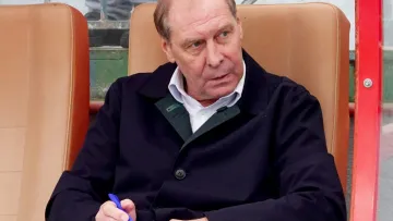 «Командою взагалі не керує»: названо головного тренера клубу УПЛ, який насправді є «весільним генералом»